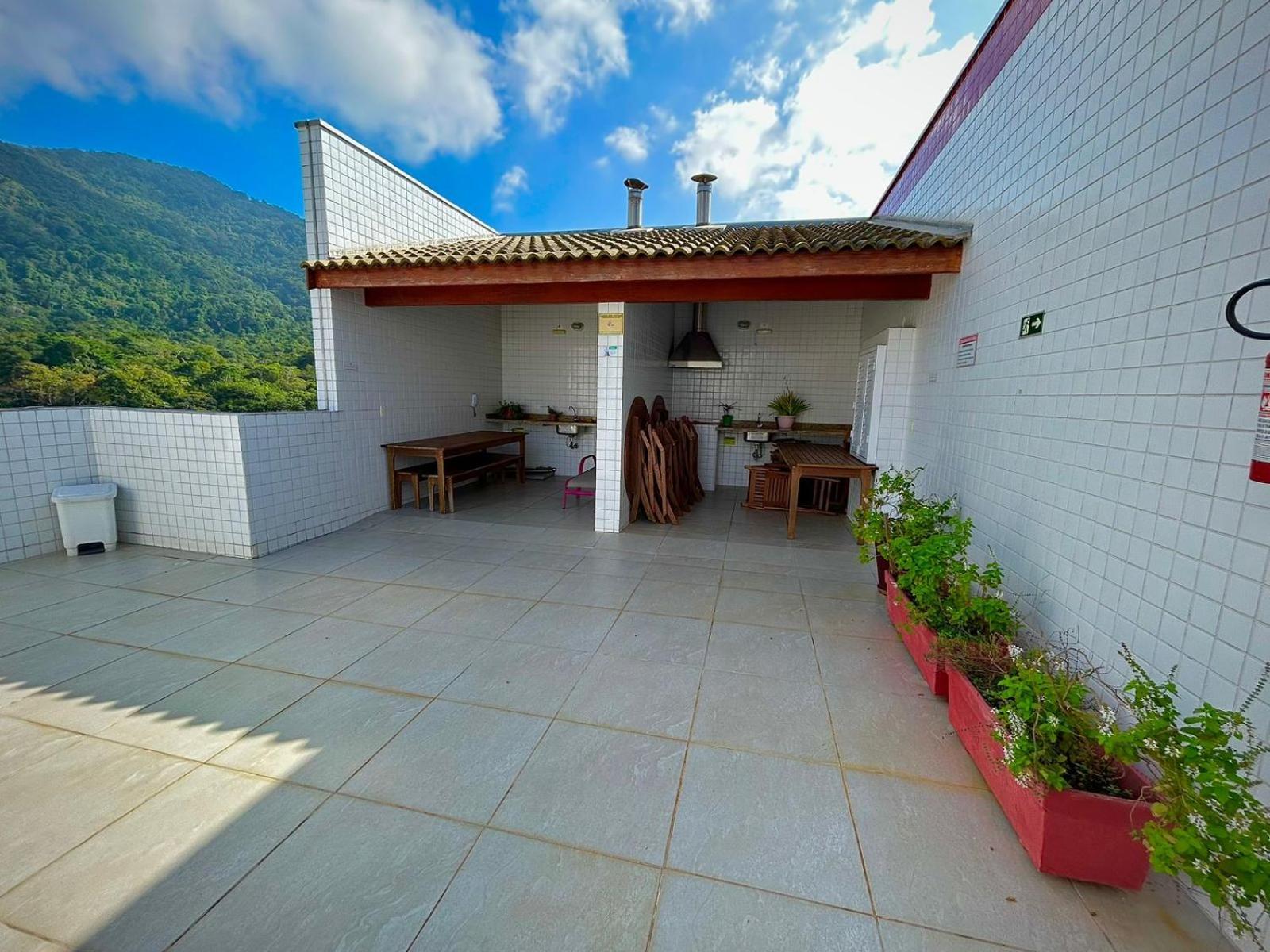 Apartamento Toninhas - Rubi Apto 408 *