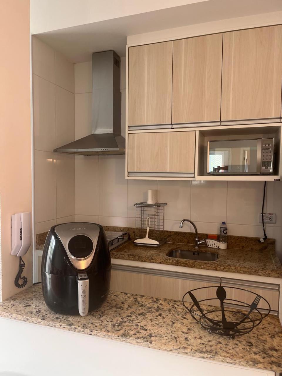 Apartamento Toninhas - Rubi Apto 408 *